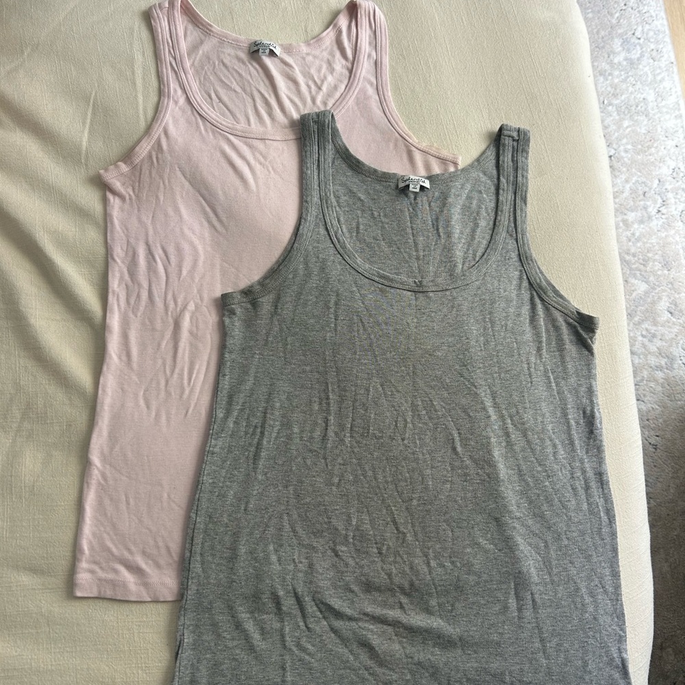 2 Splendid Tank Tops — Gray & Light Pink